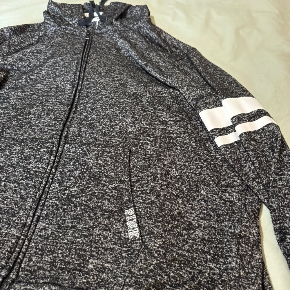 PINK Victoria's up Charcoal and White Jogger Set - Picture 4 of 8